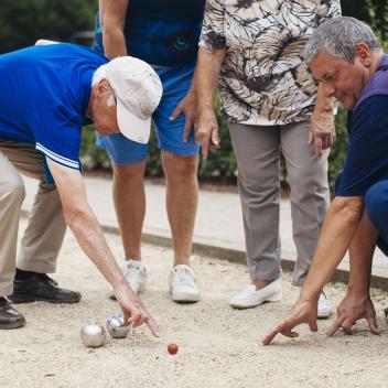 Petanque im Nachbarschaftszentrum Sint-Maartensdal